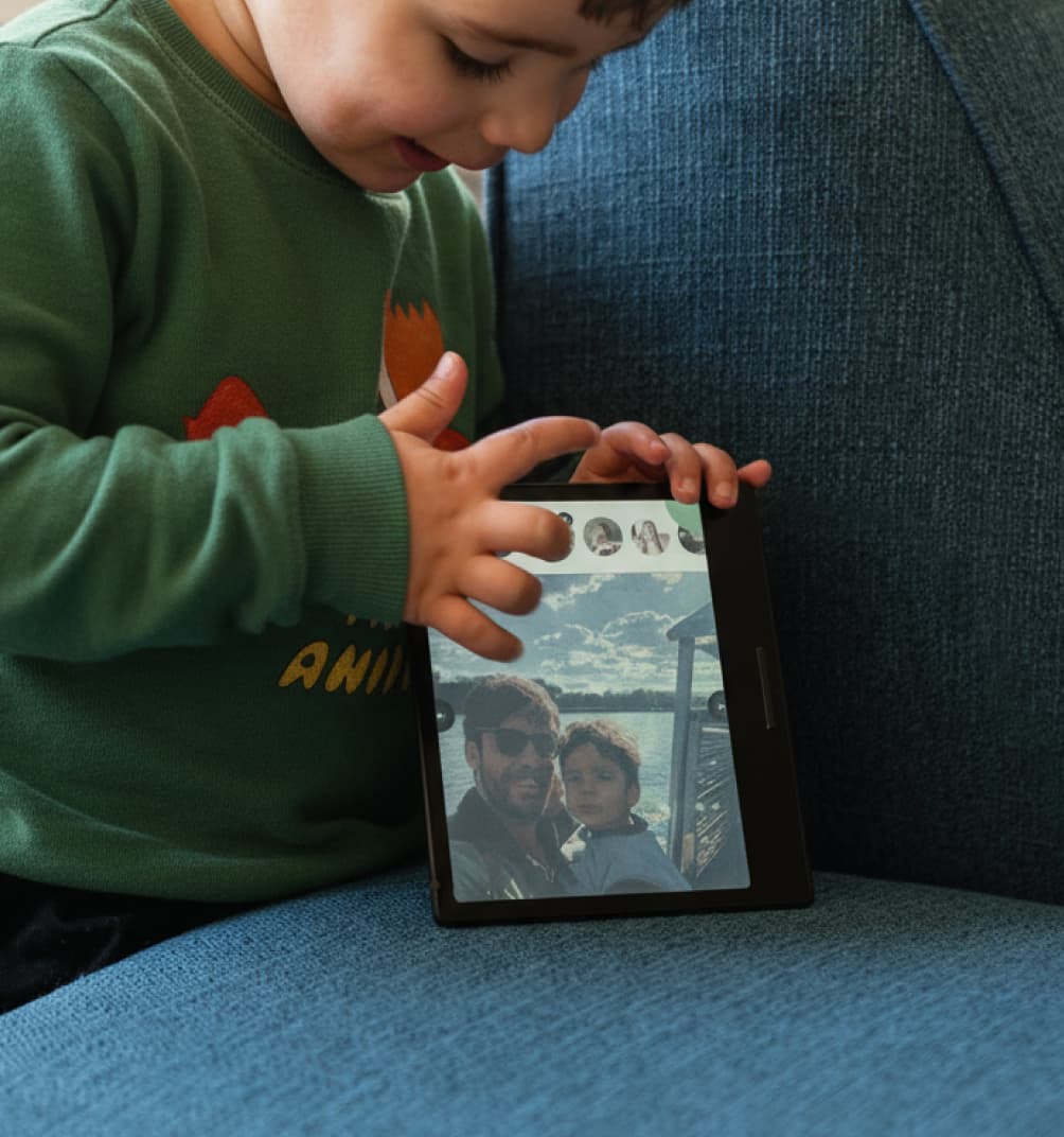 Child using Miniberry device