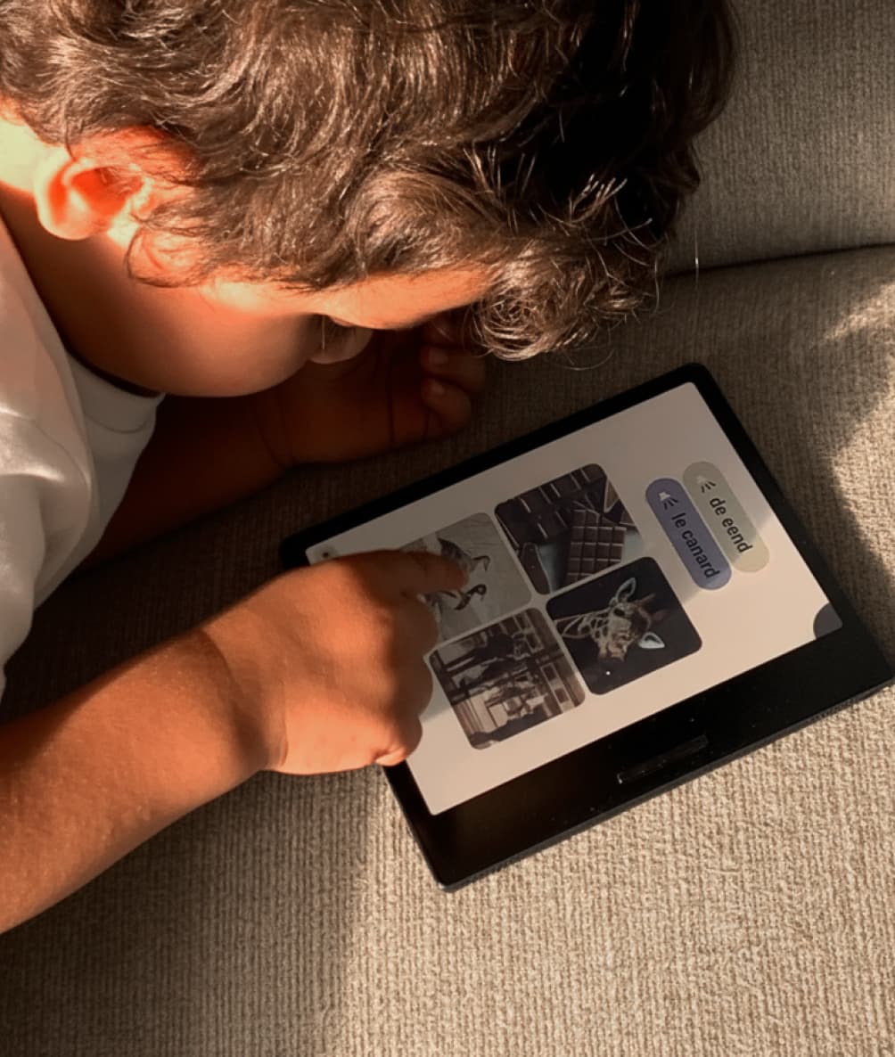 Child using Miniberry device